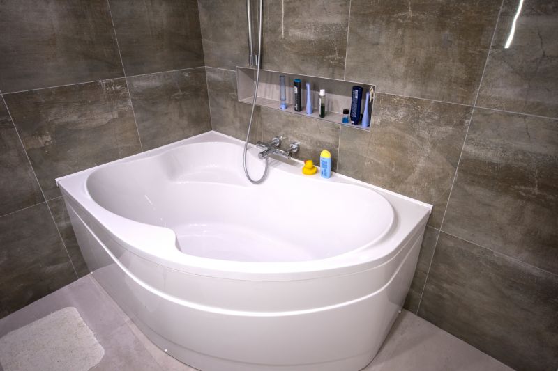 Compact Bathtub